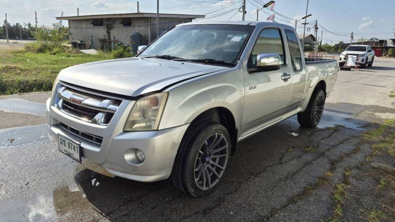 ISUZU D-MAX SPACE CAB SLX