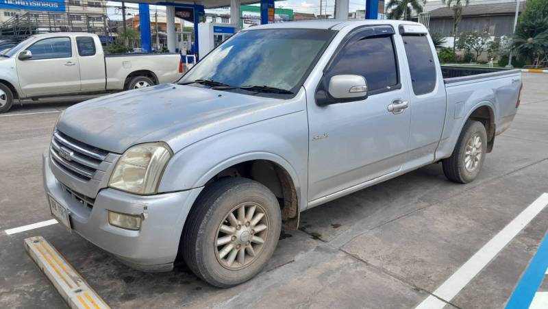 ISUZU D MAX SPACE CAB SLX