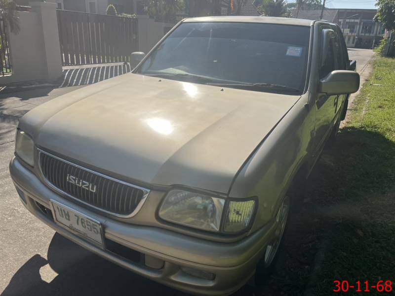 ISUZU SPACE CAB SLX