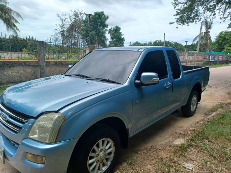 ISUZU D-MAX SPACE CAB SLX