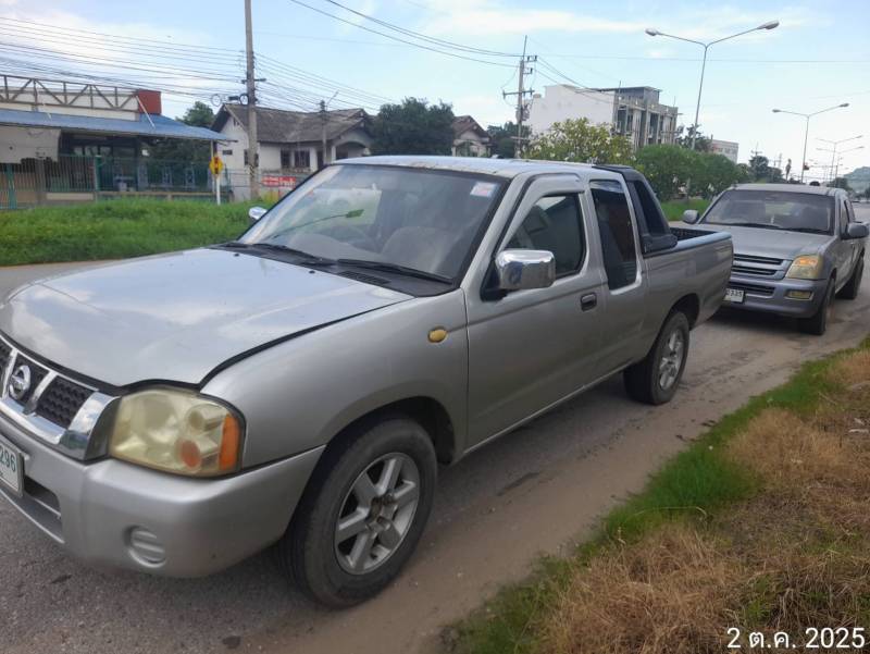NISSAN FRONTIER KING CAB