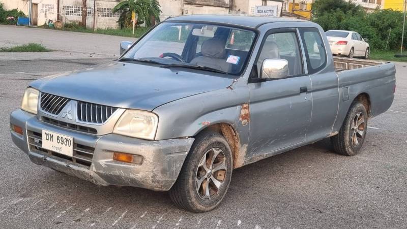 MITSUBISHI STRADA MEGA CAB