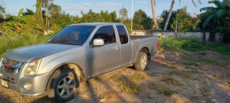 ISUZU D-MAX SPACE CAB SLX