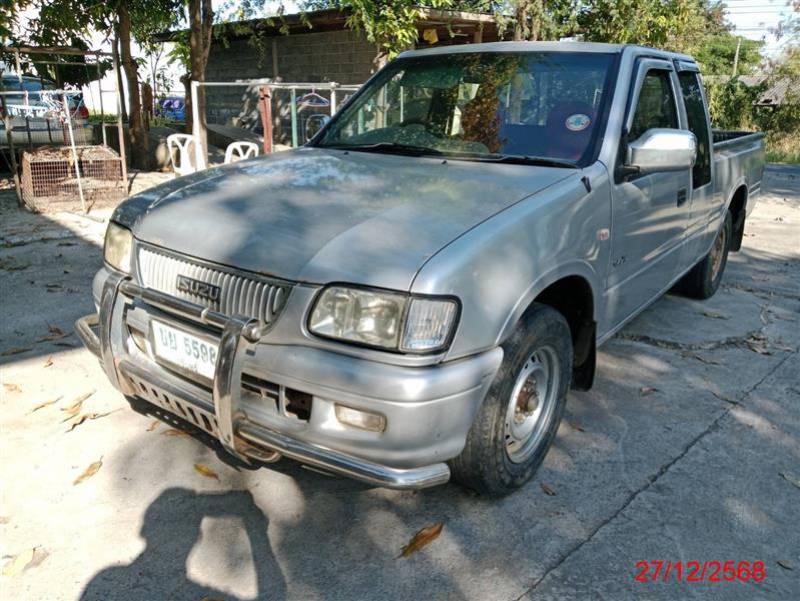 ISUZU SPACE CAB SLX