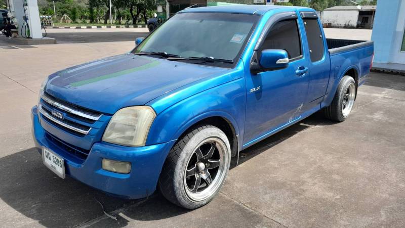 ISUZU D-MAX SPACE CAB SLX