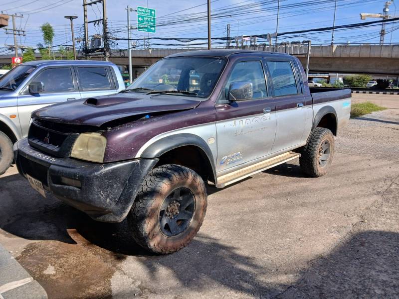 MITSUBISHI STRADA  GRANDIS GLS 4WD